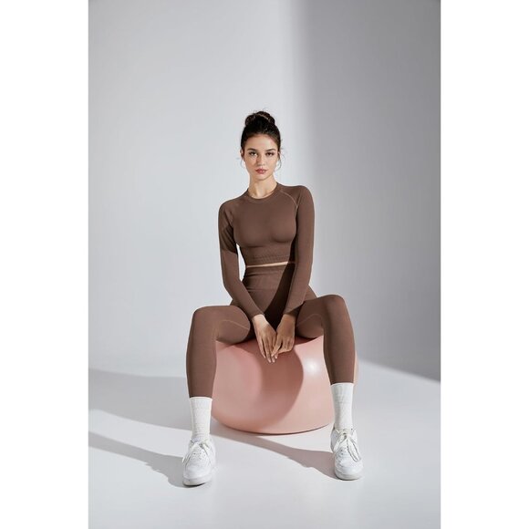 Women's Brown 2 Piece Workout Sets Hidden Scrunch Hip Lifting Seamless Yoga Crop - Picture 5 of 7